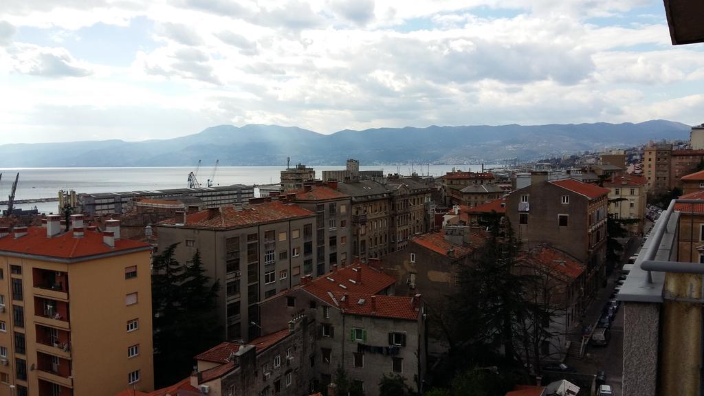 Apartment Moni Rijeka Bagian luar foto